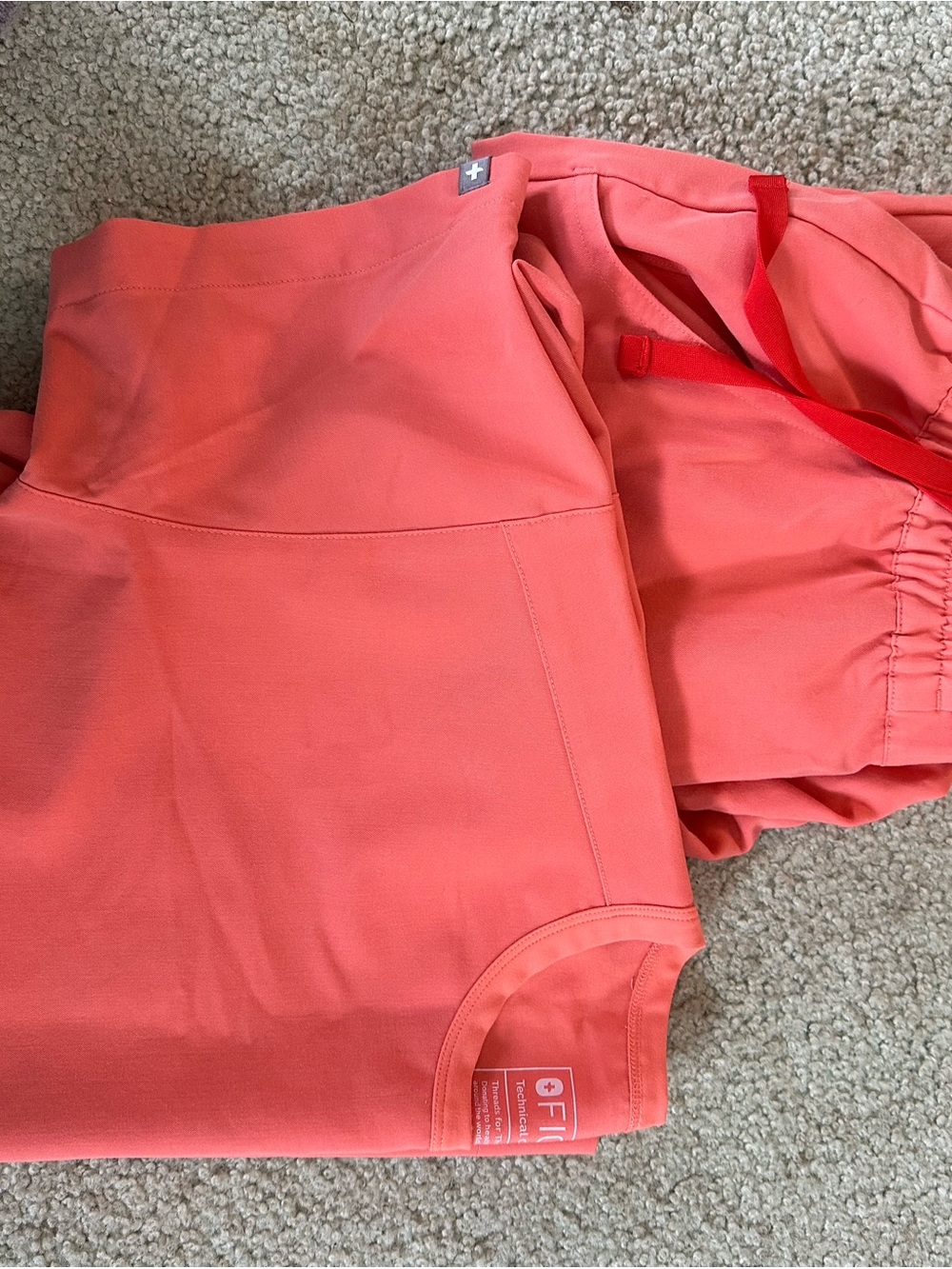 FIGS SUNSET DRIFT Scrub Set